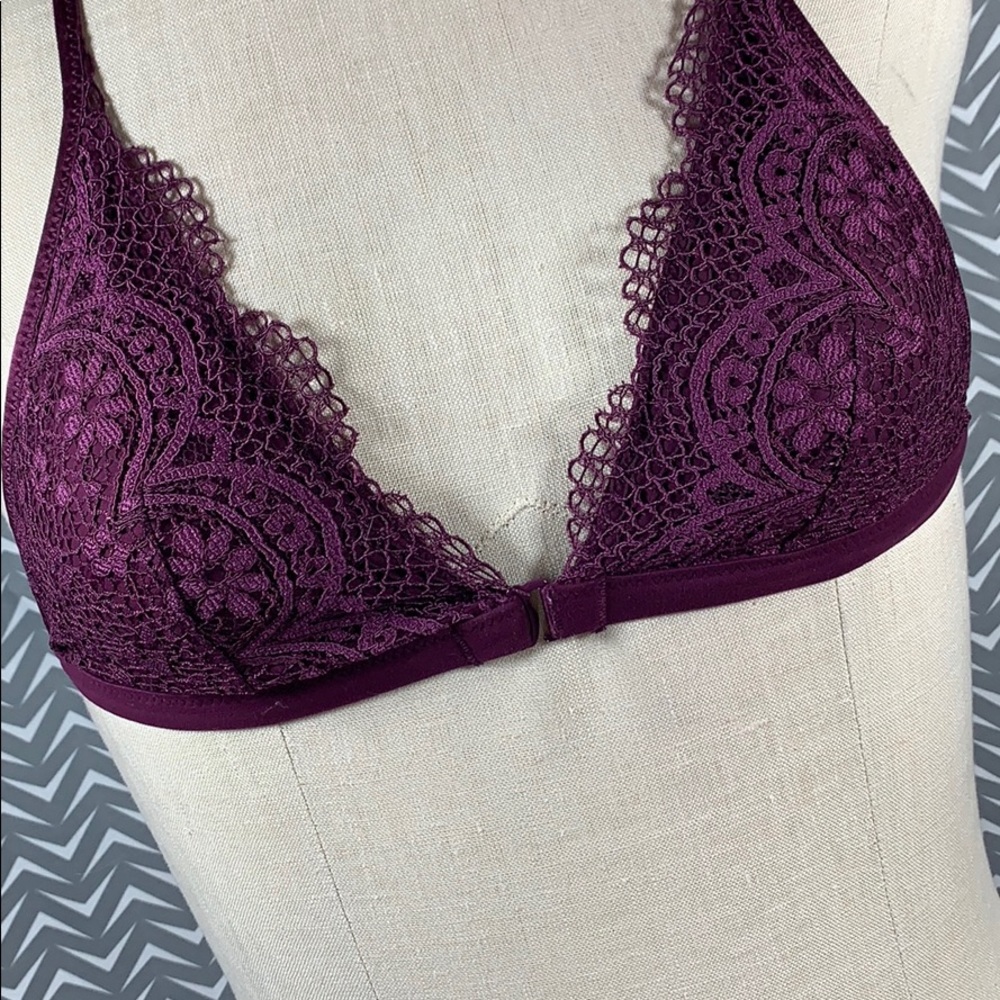 Victoria Secret Bra - Picture 2 of 8